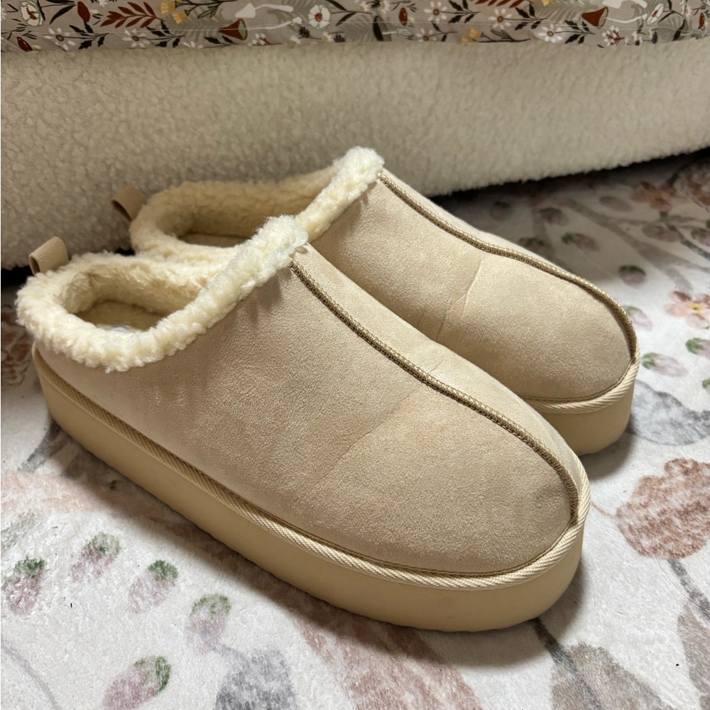 Old Navy Cream Mules with Faux Fur Lining